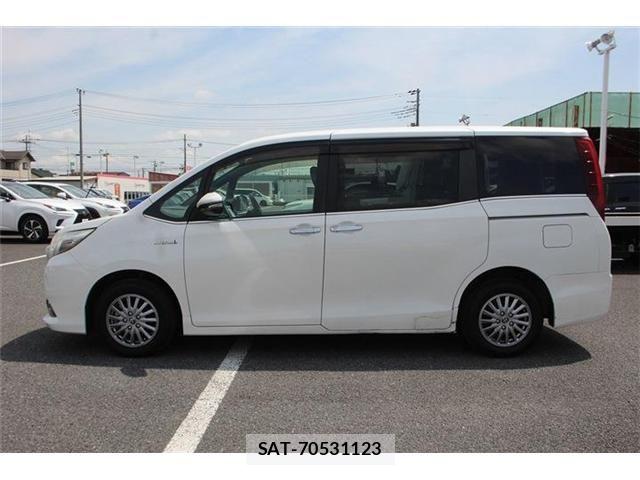 Toyota ESQUIRE 2016-03 6671235-8