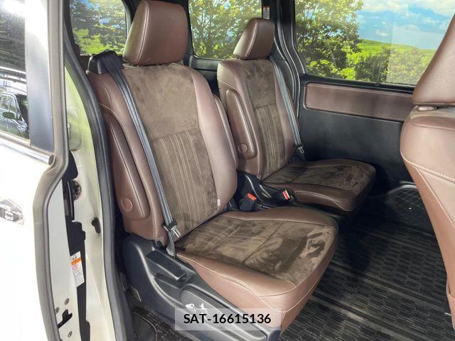 Toyota ESQUIRE 2017-11 6716109-8