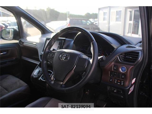 Toyota ESQUIRE 2018-02 6751481-24