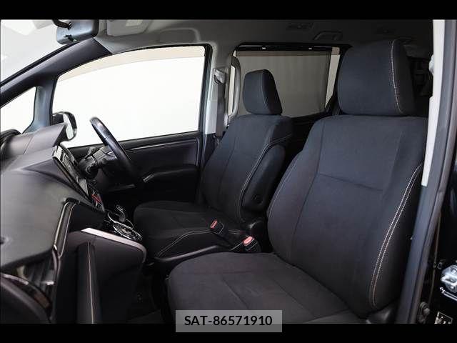Toyota ESQUIRE 2014-12 6814847-16
