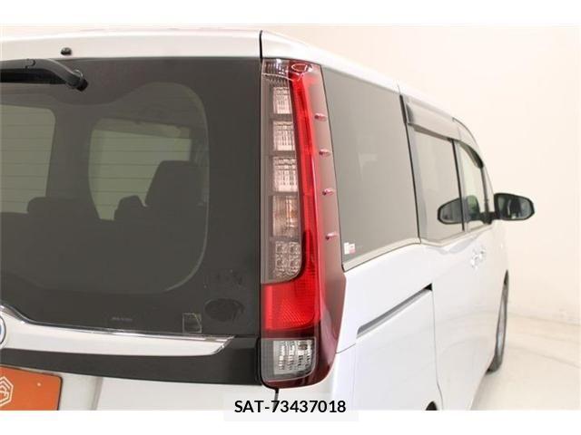 Toyota ESQUIRE 2015-06 6814853-19