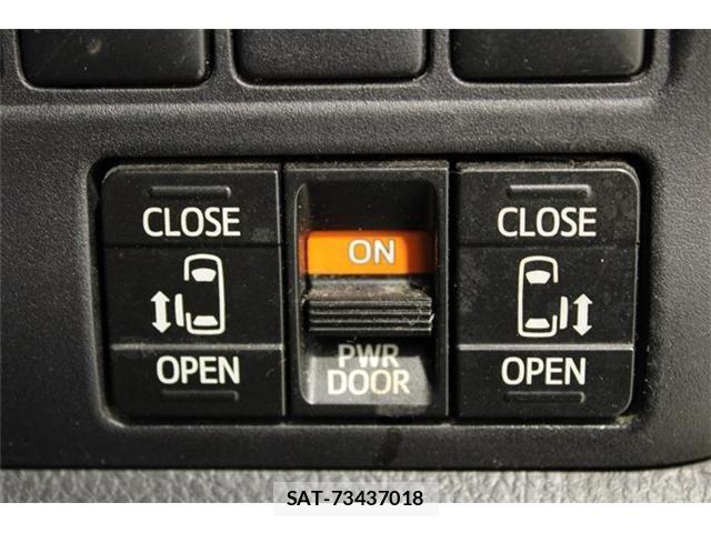 Toyota ESQUIRE 2015-06 6814853-3