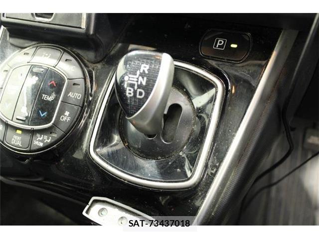 Toyota ESQUIRE 2015-06 6814853-4