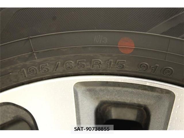 Toyota ESQUIRE 2017-07 6904793-26