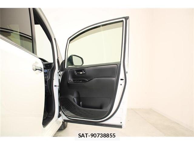 Toyota ESQUIRE 2017-07 6904793-28