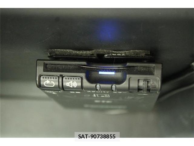 Toyota ESQUIRE 2017-07 6904793-4