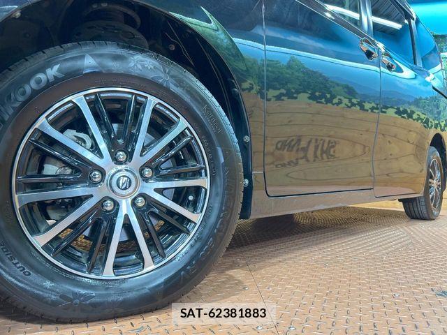 Toyota ESQUIRE 2015-02 6904779-13