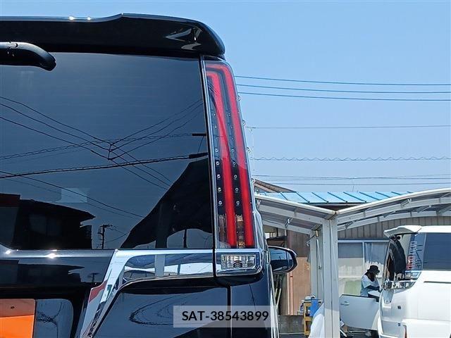 Toyota ESQUIRE 2018-03 6993433-12