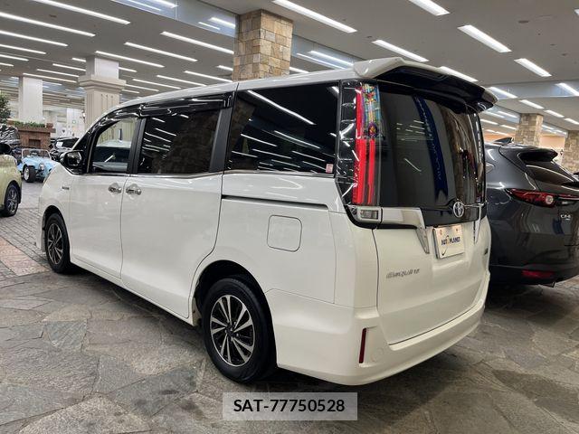 Toyota ESQUIRE 2018-06 7020424-10