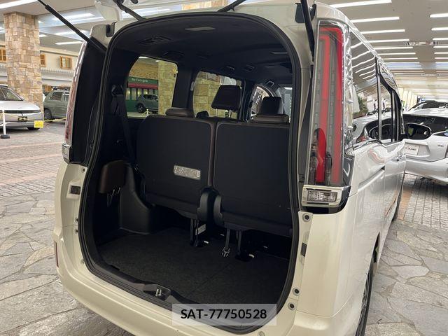 Toyota ESQUIRE 2018-06 7020424-6