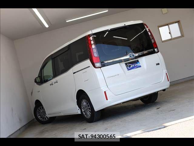 Toyota ESQUIRE 2015-05 7020427-10