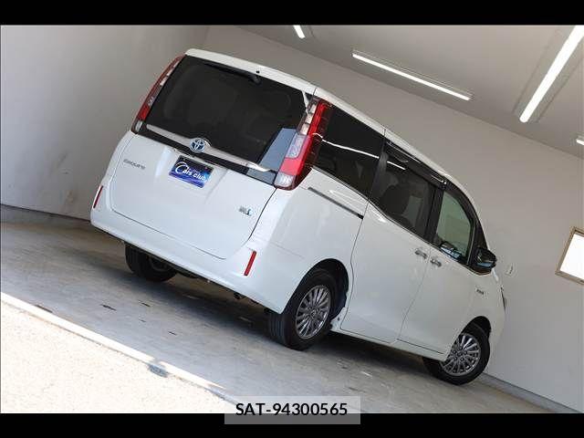 Toyota ESQUIRE 2015-05 7020427-11