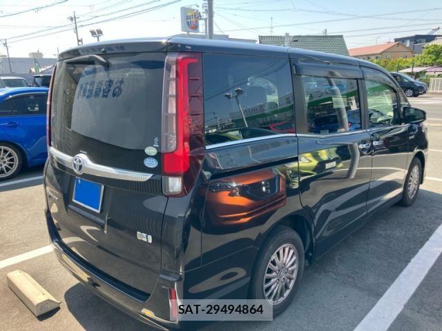 Toyota ESQUIRE 2014-11 7020428-3
