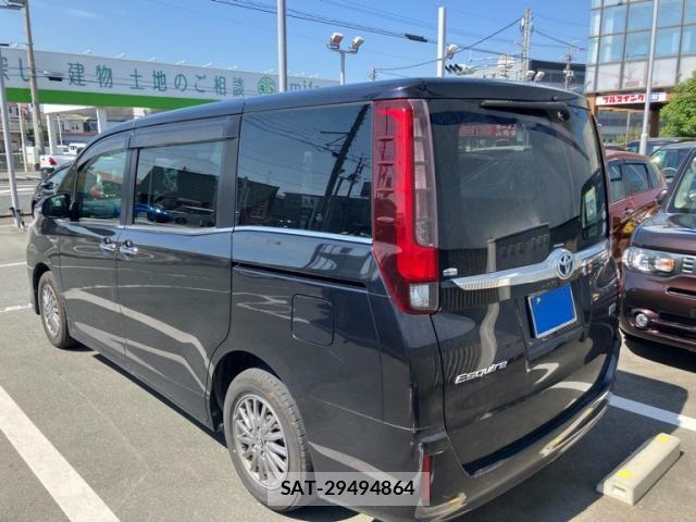Toyota ESQUIRE 2014-11 7020428-4
