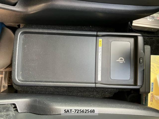 Toyota ESQUIRE 2015-01 7058436-19