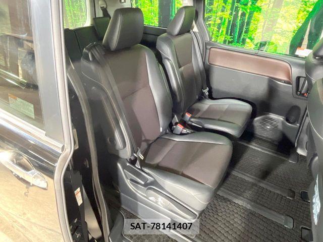 Toyota ESQUIRE 2015-12 7218144-8