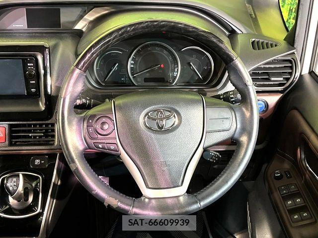 Toyota ESQUIRE 2015-07 7218143-11