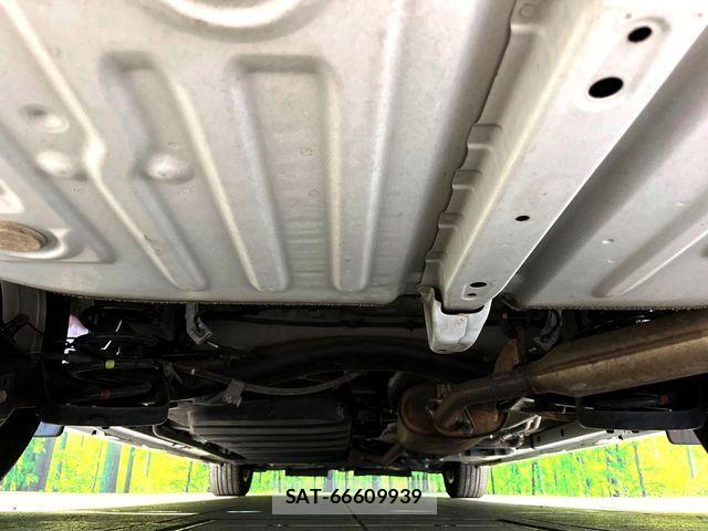Toyota ESQUIRE 2015-07 7218143-19