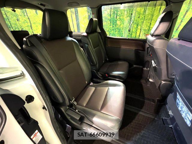 Toyota ESQUIRE 2015-07 7218143-8