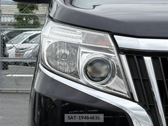 Toyota ESQUIRE 2014-11 7218146-17