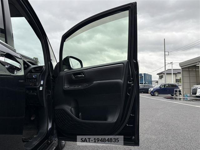 Toyota ESQUIRE 2014-11 7218146-29