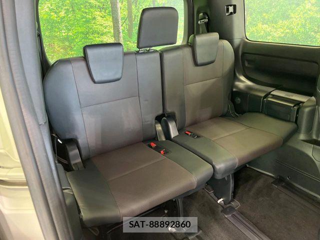Toyota ESQUIRE 2017-09 7218153-9