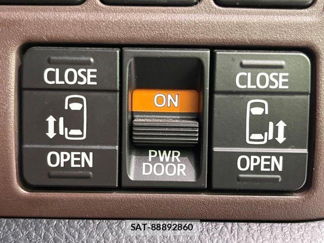Toyota ESQUIRE 2017-09 7218153-6