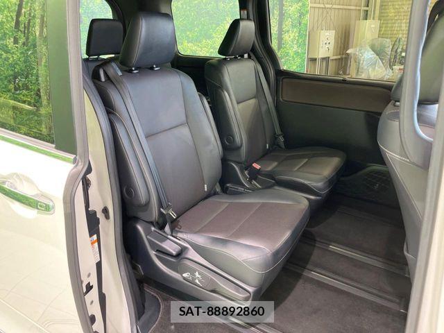 Toyota ESQUIRE 2017-09 7218153-8