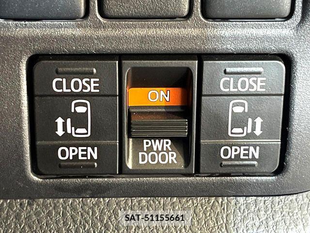 Toyota ESQUIRE 2015-11 7218147-2