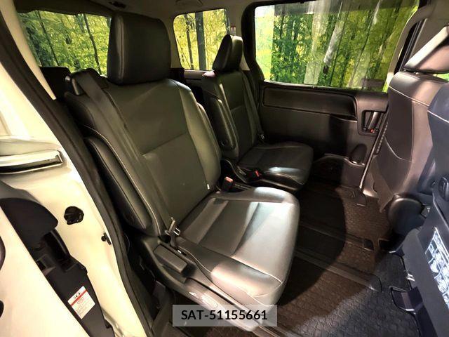 Toyota ESQUIRE 2015-11 7218147-7
