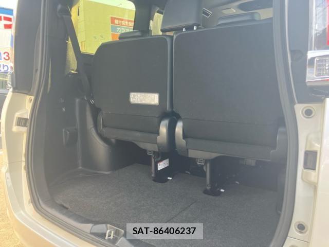 Toyota ESQUIRE 2018-03 7218160-11