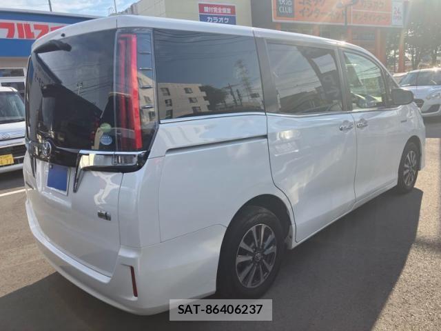 Toyota ESQUIRE 2018-03 7218160-2