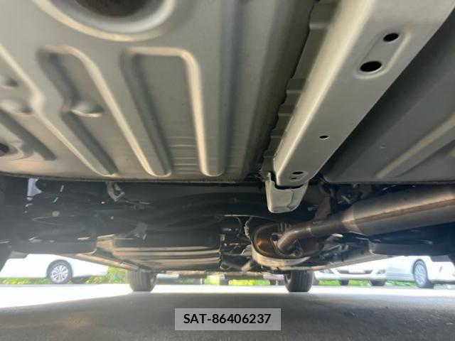 Toyota ESQUIRE 2018-03 7218160-8