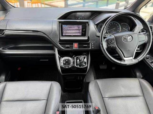 Toyota ESQUIRE 2017-06 7218154-1