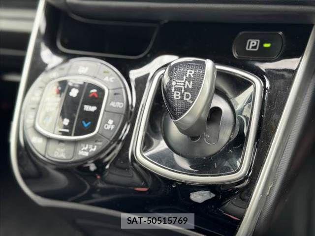 Toyota ESQUIRE 2017-06 7218154-23