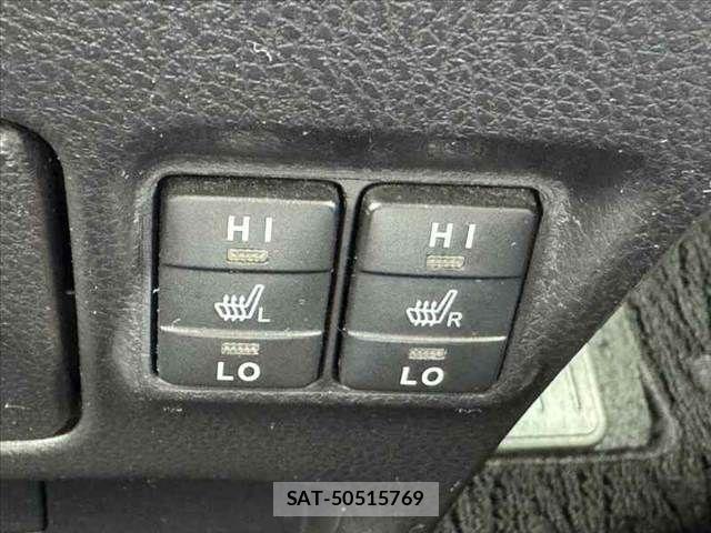Toyota ESQUIRE 2017-06 7218154-24