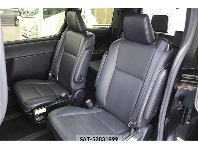 Toyota ESQUIRE 2018-03 7218158-25