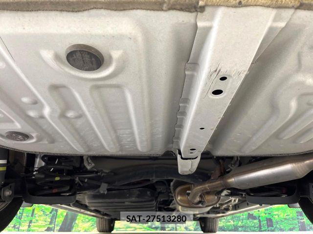 Toyota ESQUIRE 2019-04 7250729-18