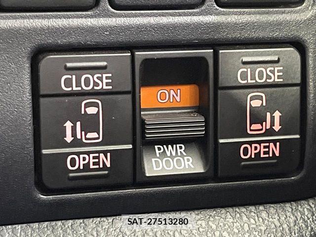 Toyota ESQUIRE 2019-04 7250729-5