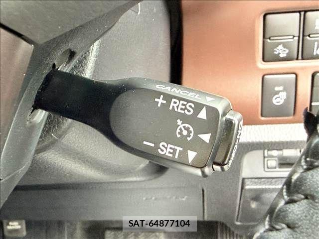 Toyota ESQUIRE 2018-09 7271861-16