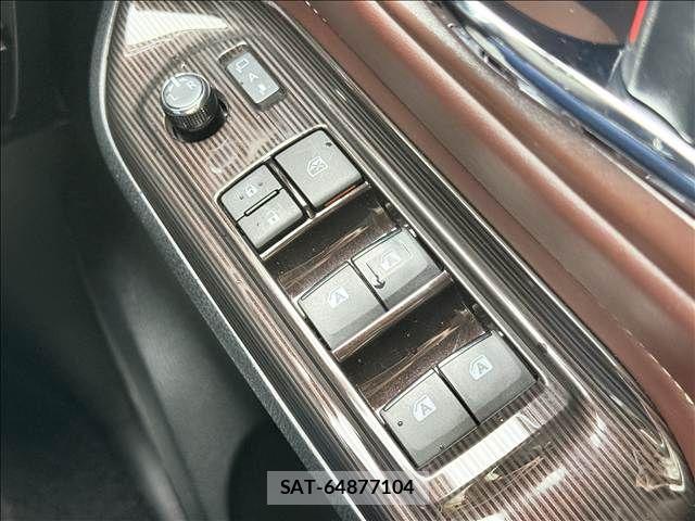 Toyota ESQUIRE 2018-09 7271861-28