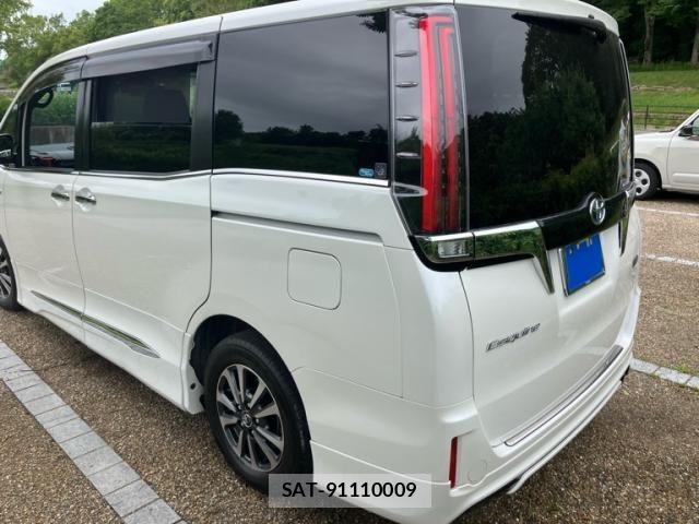 Toyota ESQUIRE 2017-07 7326950-6