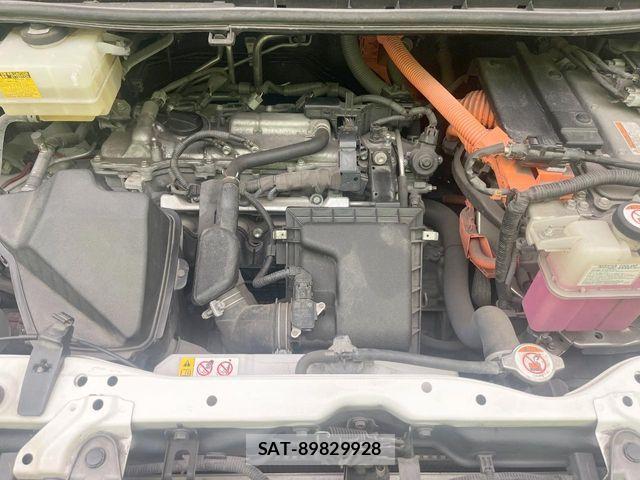 Toyota ESQUIRE 2017-12 7326943-18