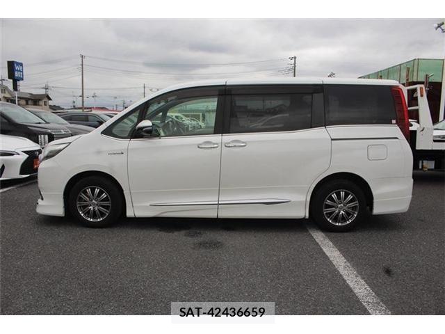 Toyota ESQUIRE 2015-09 7326948-10