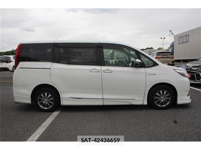 Toyota ESQUIRE 2015-09 7326948-12