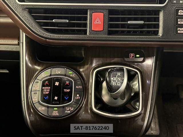 Toyota ESQUIRE 2017-09 7357670-24