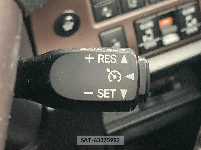 Toyota ESQUIRE 2019-05 7357663-8