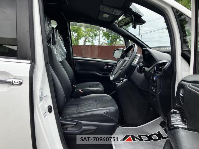 Toyota ESQUIRE 2019-06 7357662-9