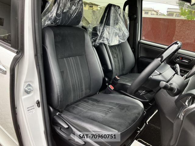 Toyota ESQUIRE 2019-06 7357662-11