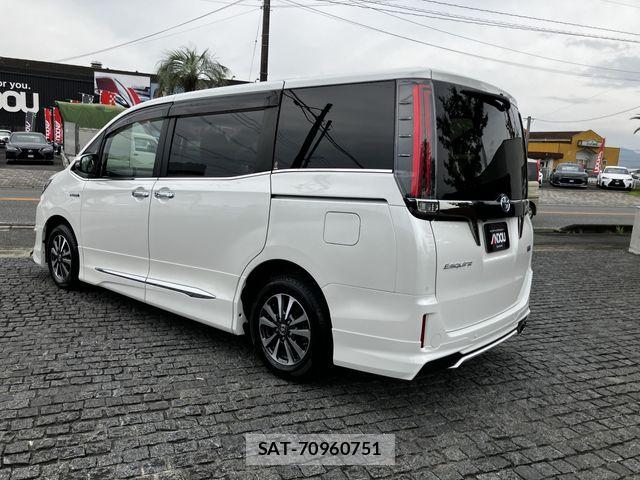 Toyota ESQUIRE 2019-06 7357662-3